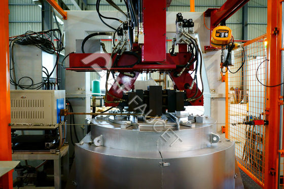CNC литейная машинаМассовая автоматическая литейная машина- 2 манипулятора низкое давление литейная машина